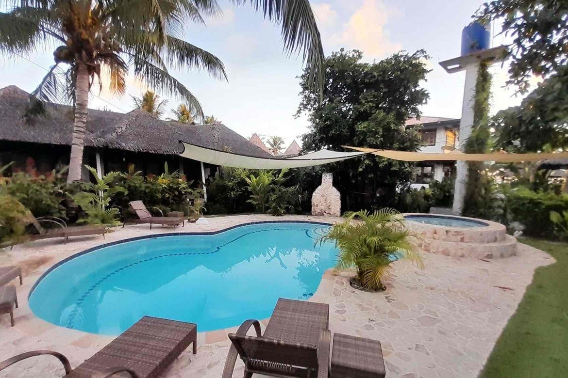 18 Bedroom House for Sale in Libertad, General Luna, Surigao del Norte – photo 2
