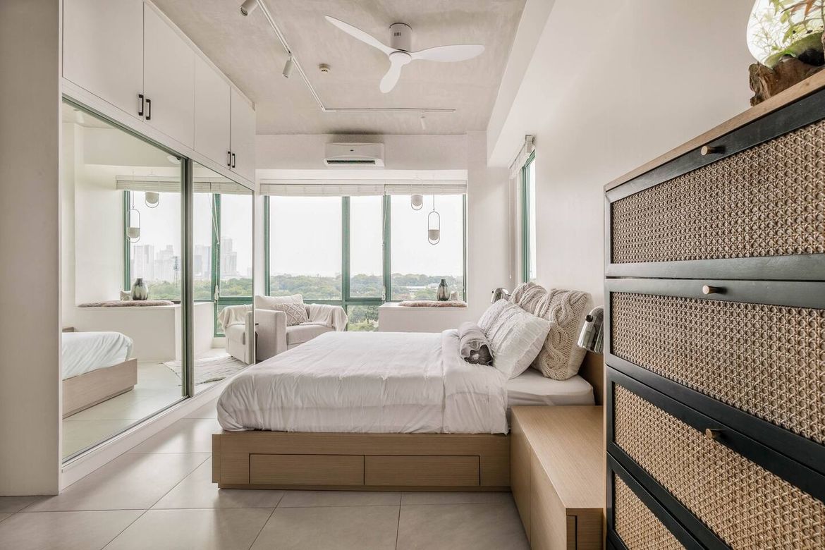 2 Bedroom Apartment for Rent in BGC, Taguig, Metro Manila near MRT-3 Buendia