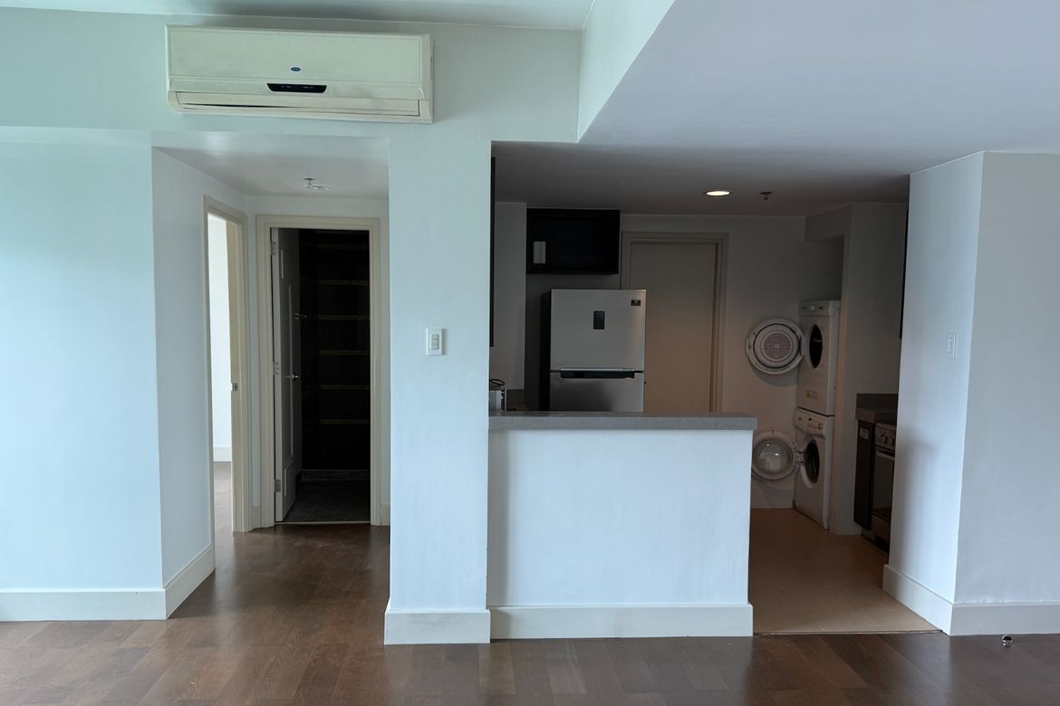2 Bedroom Apartment for Rent in Edades Tower, Rockwell, Makati, Metro Manila near MRT-3 Guadalupe