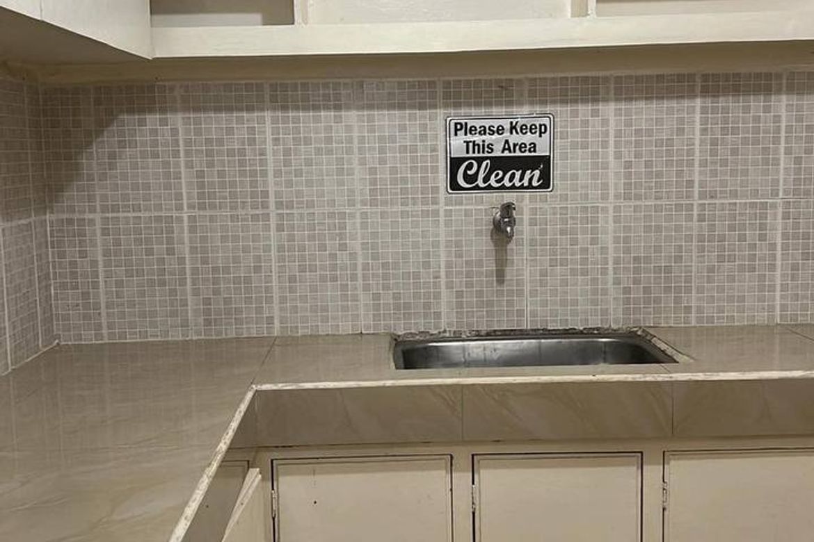 2 Bedroom Apartment for Rent in Kamuning, Quezon City, Metro Manila near MRT-3 Kamuning photo 5