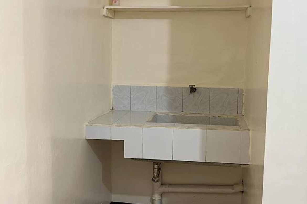 2 Bedroom Apartment for Rent in Kamuning, Quezon City, Metro Manila near MRT-3 Kamuning photo 6