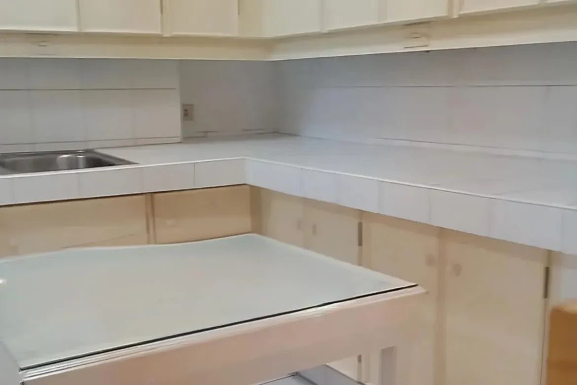 2 Bedroom Apartment for Rent in Wack-Wack Greenhills, Mandaluyong, Metro Manila near MRT-3 Ortigas photo 6