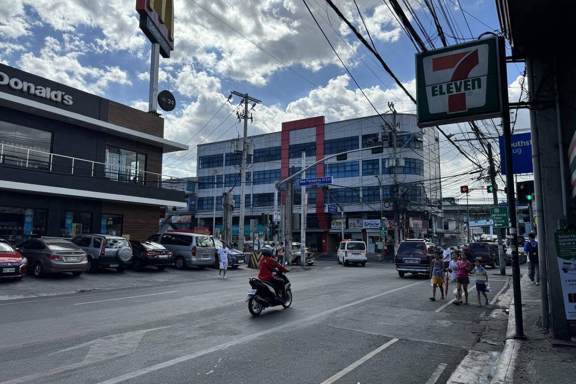 2 Bedroom Commercial for Sale in Wack-Wack Greenhills, Mandaluyong, Metro Manila near MRT-3 Shaw Boulevard – photo 5