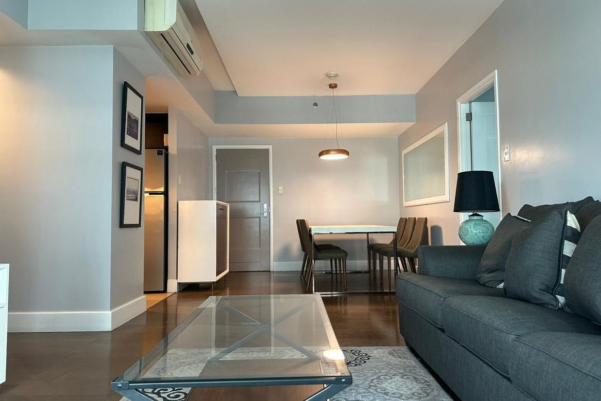 2 Bedroom Condo for Rent in Edades Tower, Rockwell, Makati, Metro Manila near MRT-3 Guadalupe