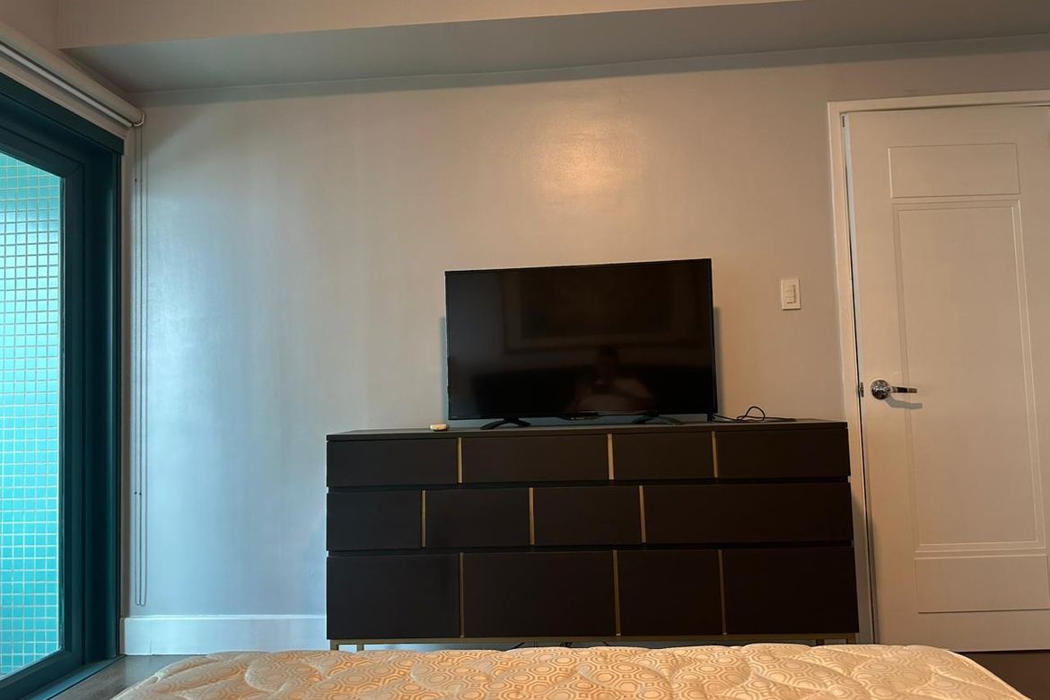 2 Bedroom Condo for Rent in Edades Tower, Rockwell, Makati, Metro Manila near MRT-3 Guadalupe photo 3