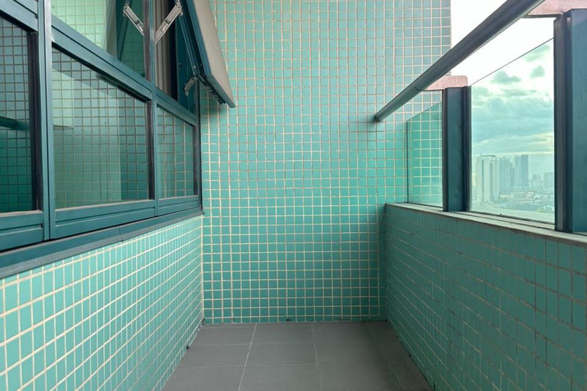 2 Bedroom Condo for Rent in Edades Tower, Rockwell, Makati, Metro Manila near MRT-3 Guadalupe photo 6