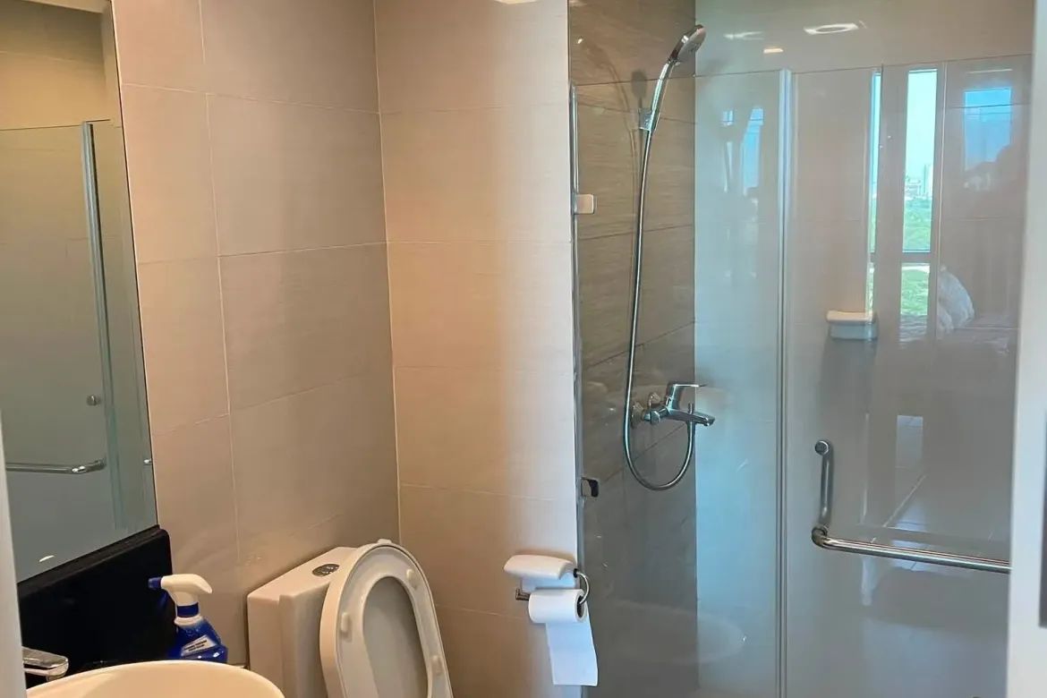 2 Bedroom Condo for Rent in EIGHT FORBESTOWN ROAD, Bagong Tanyag, Taguig, Metro Manila photo 8