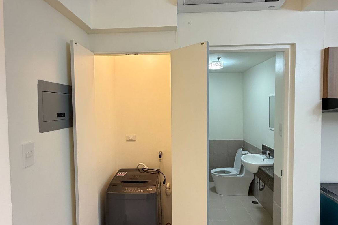 2 Bedroom Condo for Rent in Fairlane Residences, Kapitolyo, Pasig, Metro Manila near MRT-3 Boni photo 8