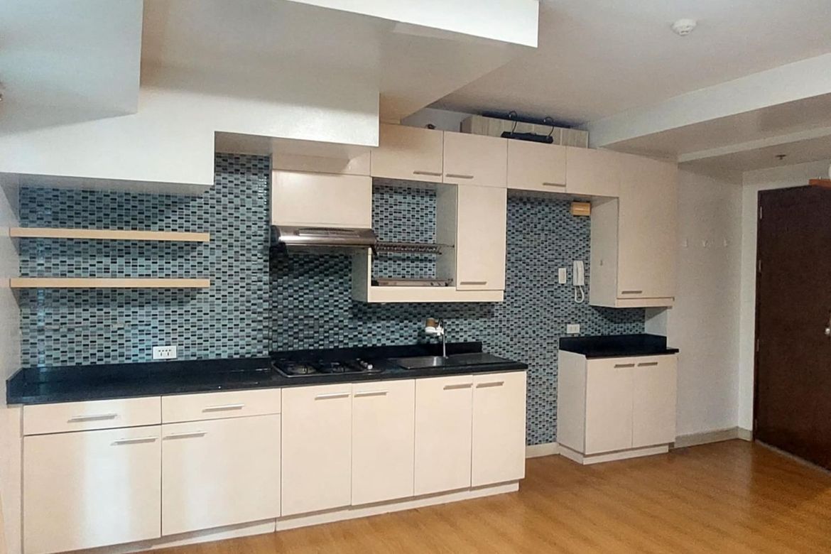 2 Bedroom Condo for Rent in Gateway Garden Heights, Barangka Ilaya, Mandaluyong, Metro Manila near MRT-3 Boni