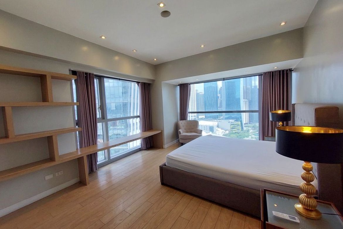 2 Bedroom Condo for Rent in One Shangri-La Place, Wack-Wack Greenhills, Mandaluyong, Metro Manila near MRT-3 Shaw Boulevard