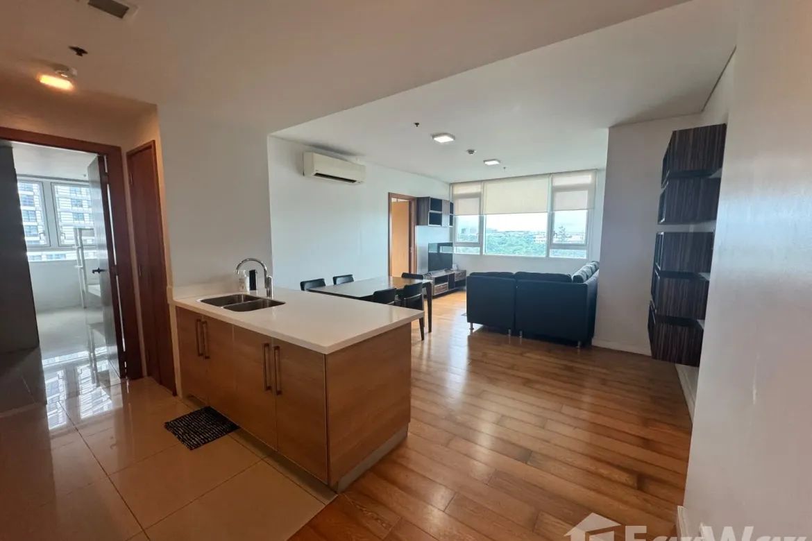 2 Bedroom Condo for Rent in Park Terraces, San Lorenzo, Makati, Metro Manila near MRT-3 Ayala