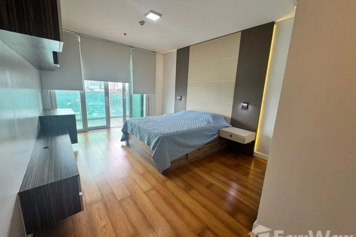 2 Bedroom Condo for Rent in Park Terraces, San Lorenzo, Makati, Metro Manila near MRT-3 Ayala photo 4
