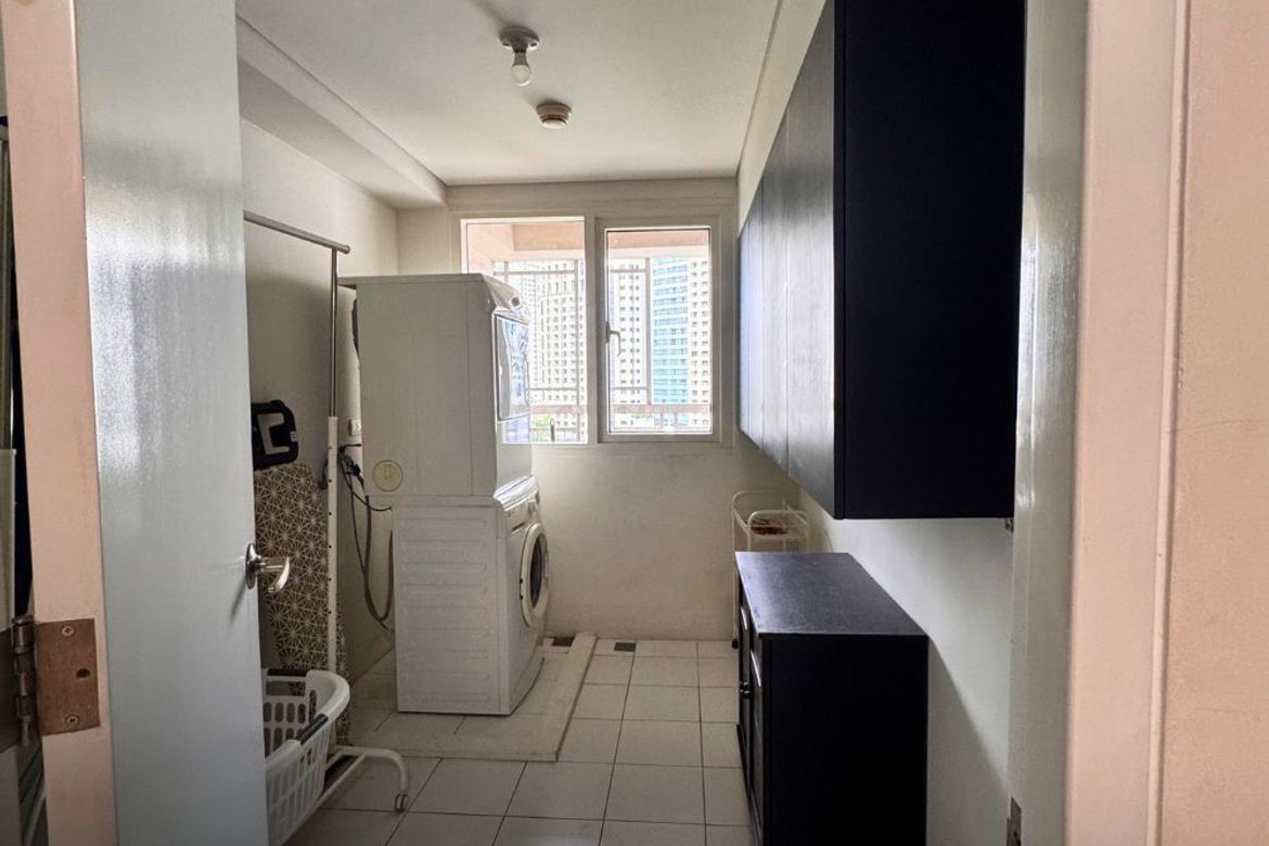 2 Bedroom Condo for Rent in Senta, San Lorenzo, Makati, Metro Manila photo 8