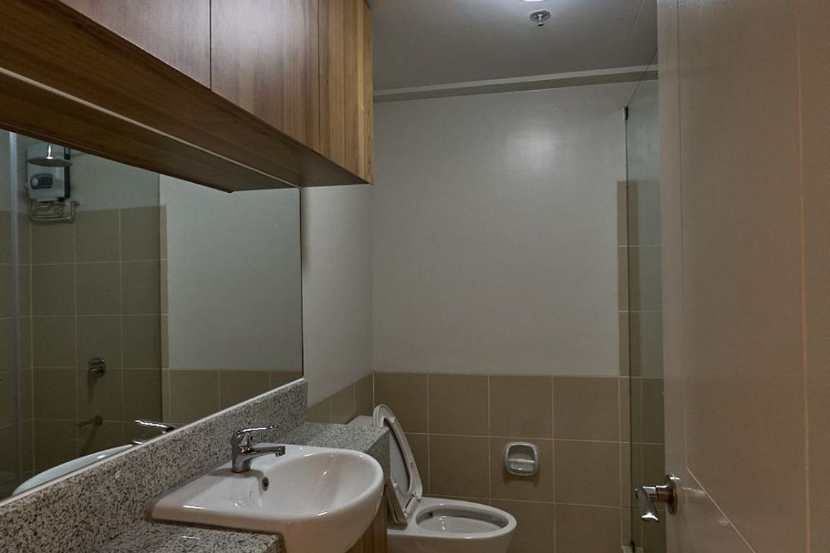 2 Bedroom Condo for Rent in The Atherton, San Antonio, Parañaque, Metro Manila photo 7