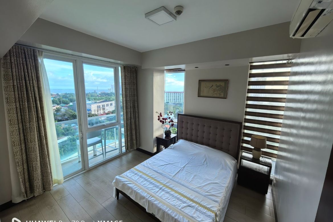 2 Bedroom Condo for Sale in 8 Newtown Boulevard, Mactan, Lapu-Lapu, Cebu