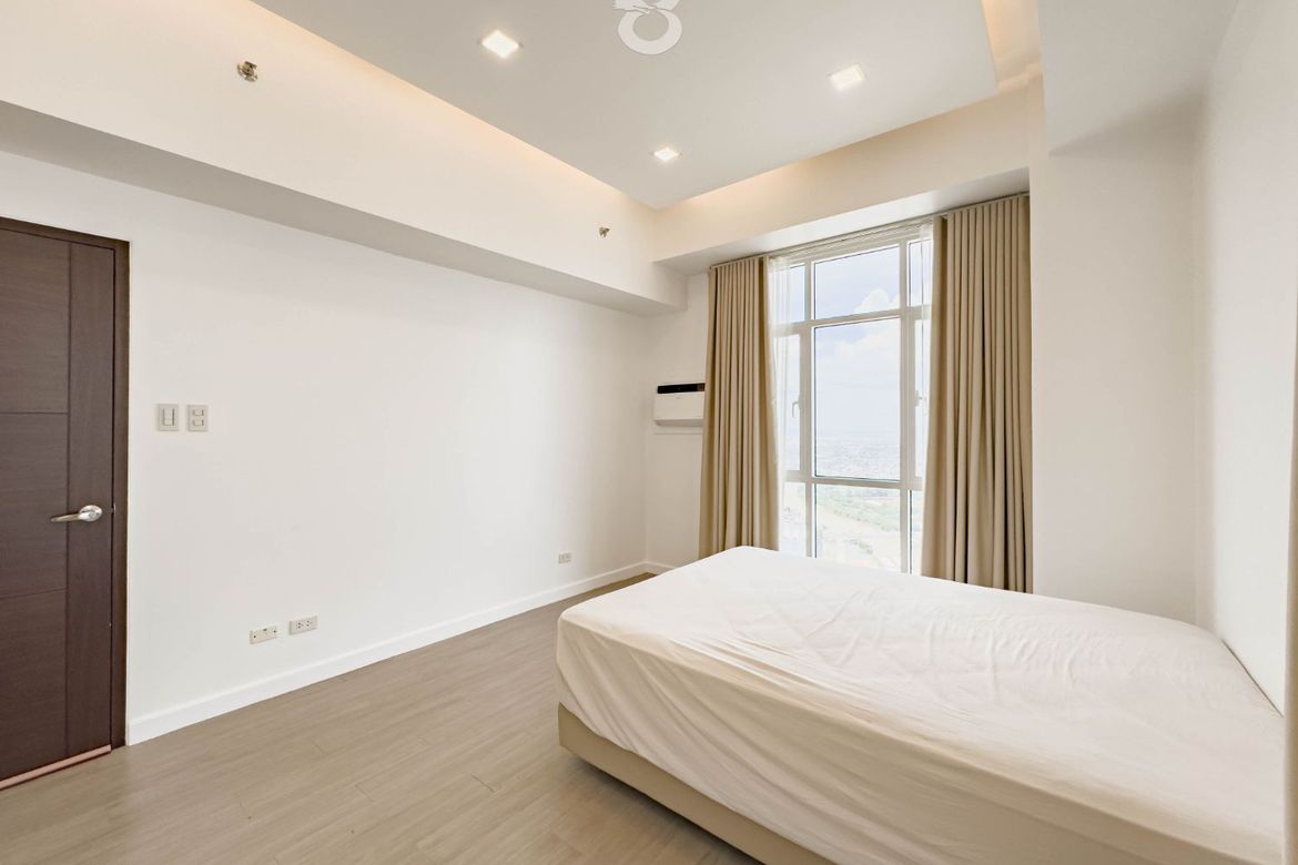 2 Bedroom Condo for Sale in Axis Residences, Highway Hills, Mandaluyong, Metro Manila near MRT-3 Boni – photo 6