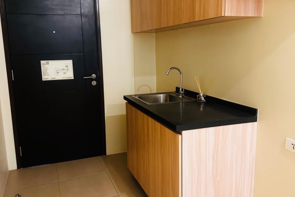 2 Bedroom Condo for Sale in Bagong Pag-Asa, Quezon City, Metro Manila near MRT-3 Quezon Avenue – photo 2
