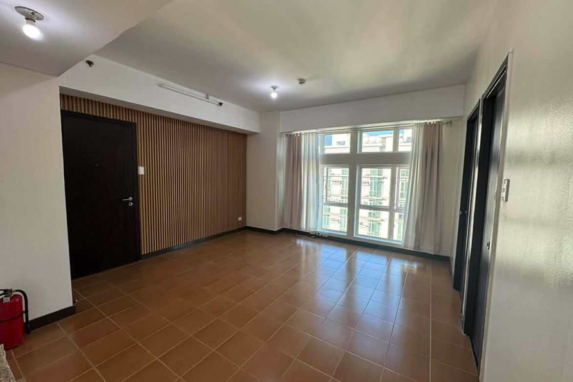 2 Bedroom Condo for Sale in Bangkal, Makati, Metro Manila near MRT-3 Magallanes
