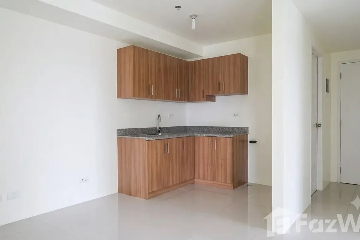 2 Bedroom Condo for Sale in Barangay 28, Pasay, Metro Manila near LRT-1 Gil Puyat