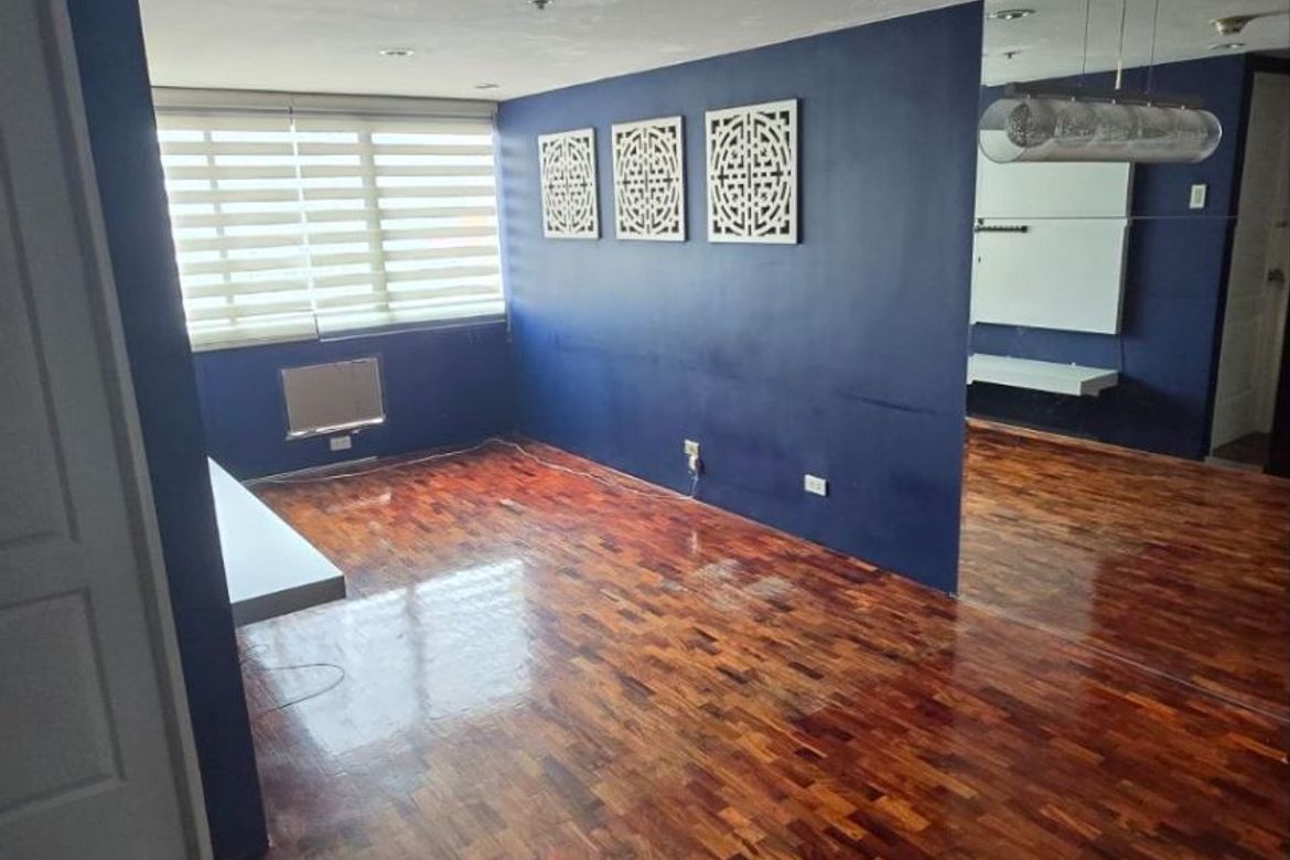 2 Bedroom Condo for Sale in Barangka Ilaya, Mandaluyong, Metro Manila near MRT-3 Boni – photo 2