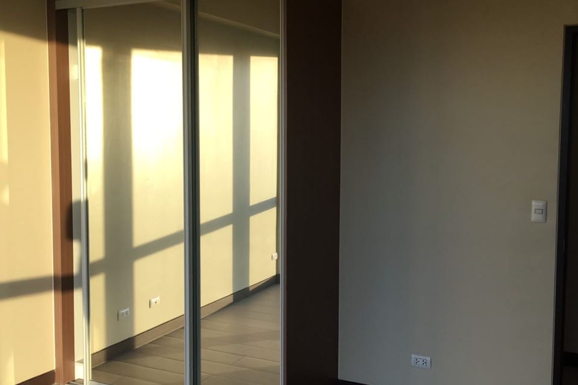 2 Bedroom Condo for Sale in BGC, Taguig – photo 3