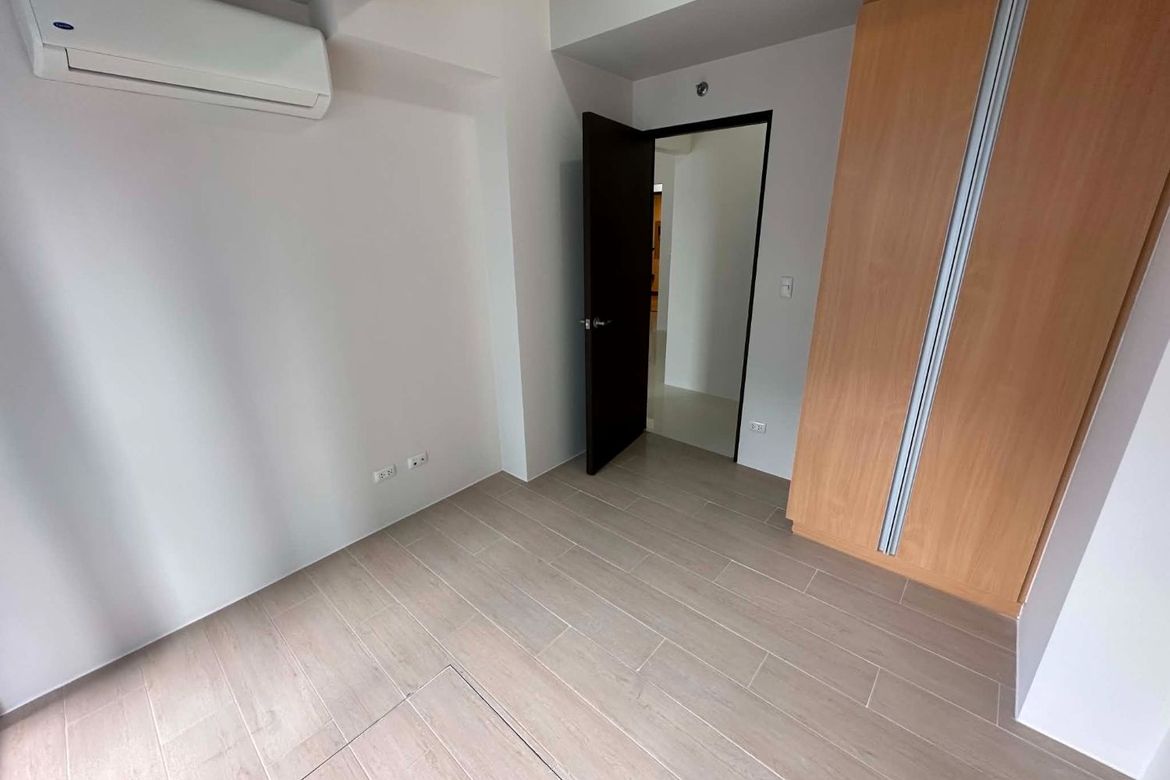 2 Bedroom Condo for Sale in BGC, Taguig – photo 5