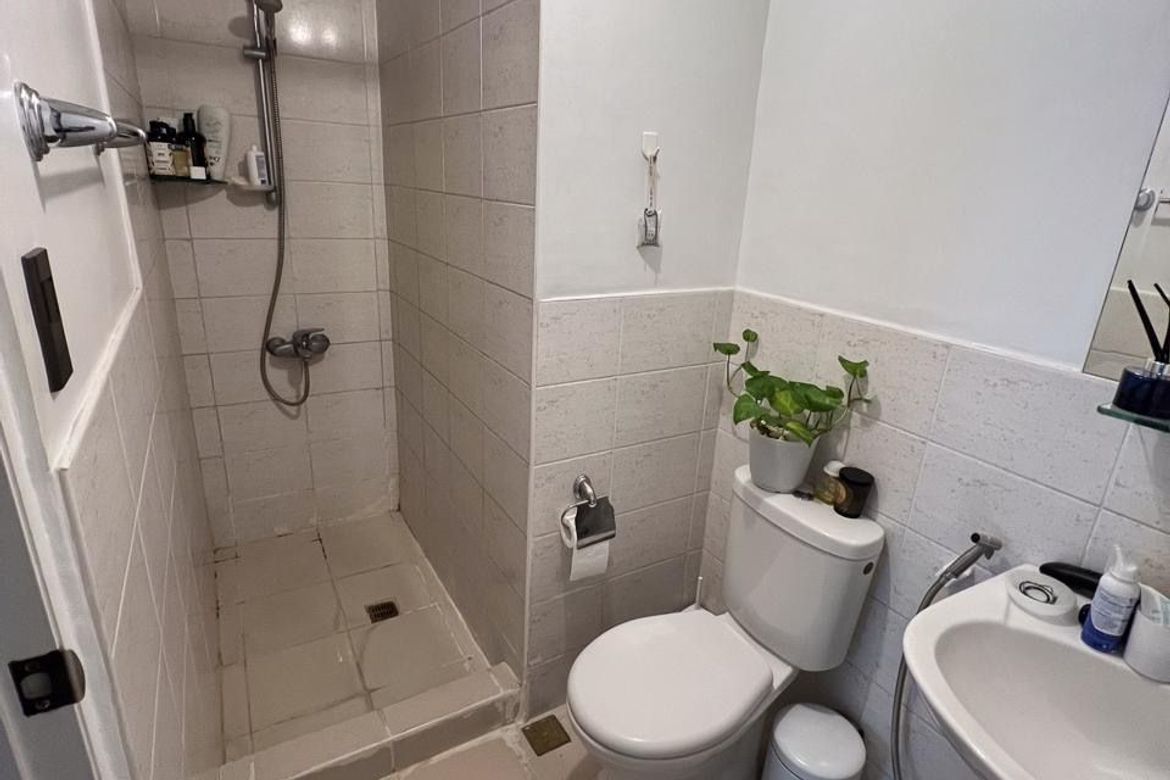 2 Bedroom Condo for Sale in Bonifacio Ridge, BGC, Taguig near MRT-3 Buendia – photo 9