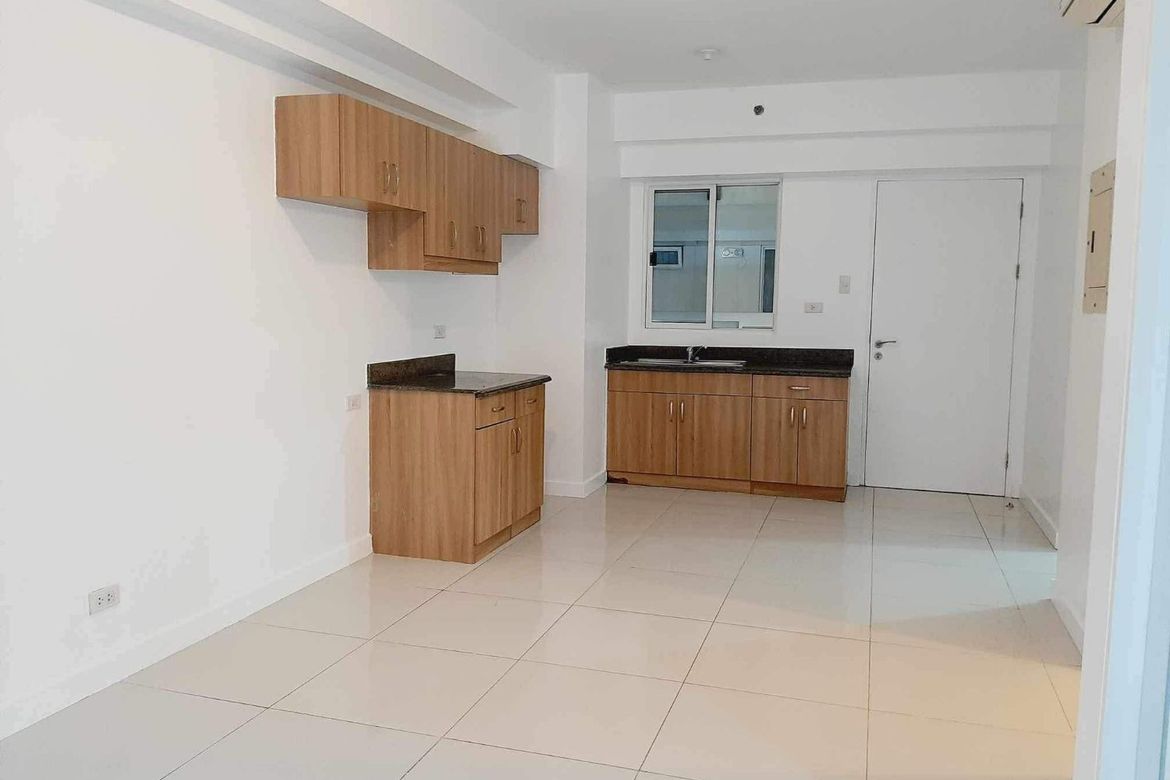 2 Bedroom Condo for Sale in Brio Tower, Guadalupe Viejo, Makati, Metro Manila near MRT-3 Guadalupe – photo 2