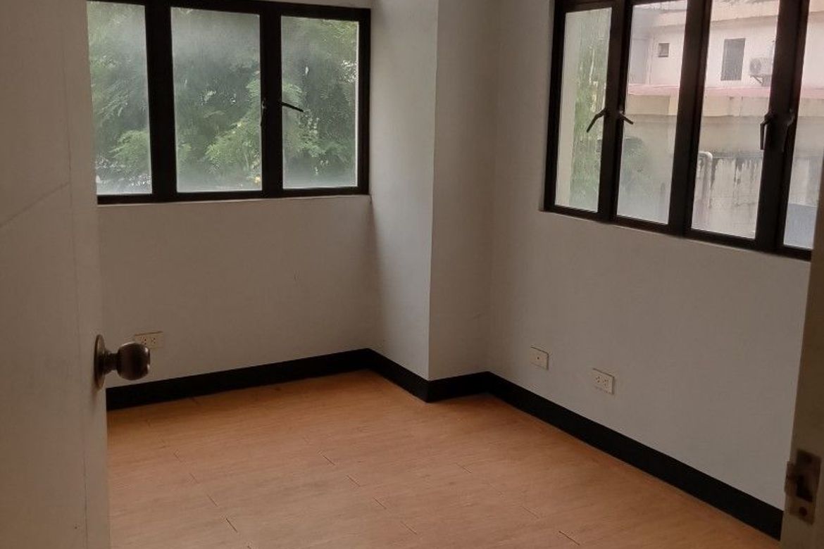 2 Bedroom Condo for Sale in Cambridge Village, San Andres, Cainta, Rizal – photo 5