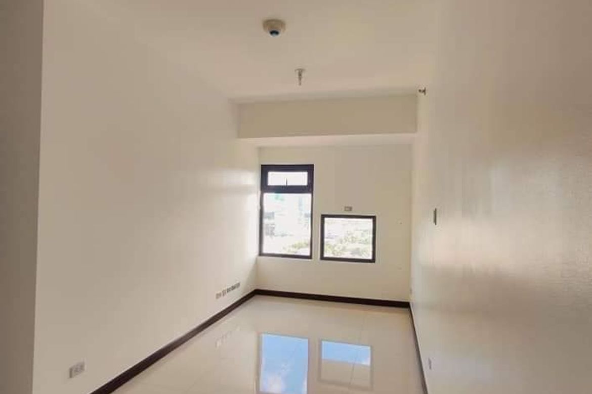 2 Bedroom Condo for Sale in Chimes Greenhills, Greenhills, San Juan, Metro Manila near MRT-3 Santolan – photo 2