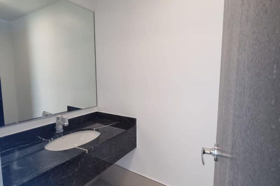 2 Bedroom Condo for Sale in East Gallery Place, BGC, Taguig – photo 4