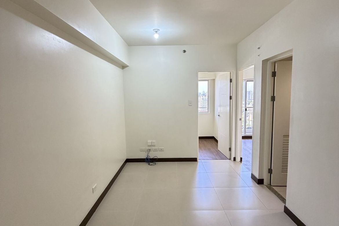 2 Bedroom Condo for Sale in Fairlane Residences, Kapitolyo, Pasig, Metro Manila near MRT-3 Boni