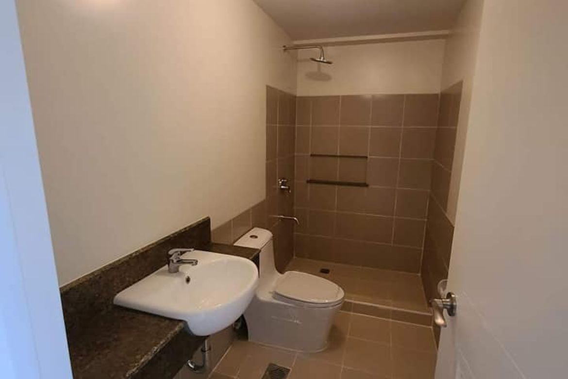2 Bedroom Condo for Sale in Fairlane Residences, Kapitolyo, Pasig, Metro Manila near MRT-3 Boni – photo 2