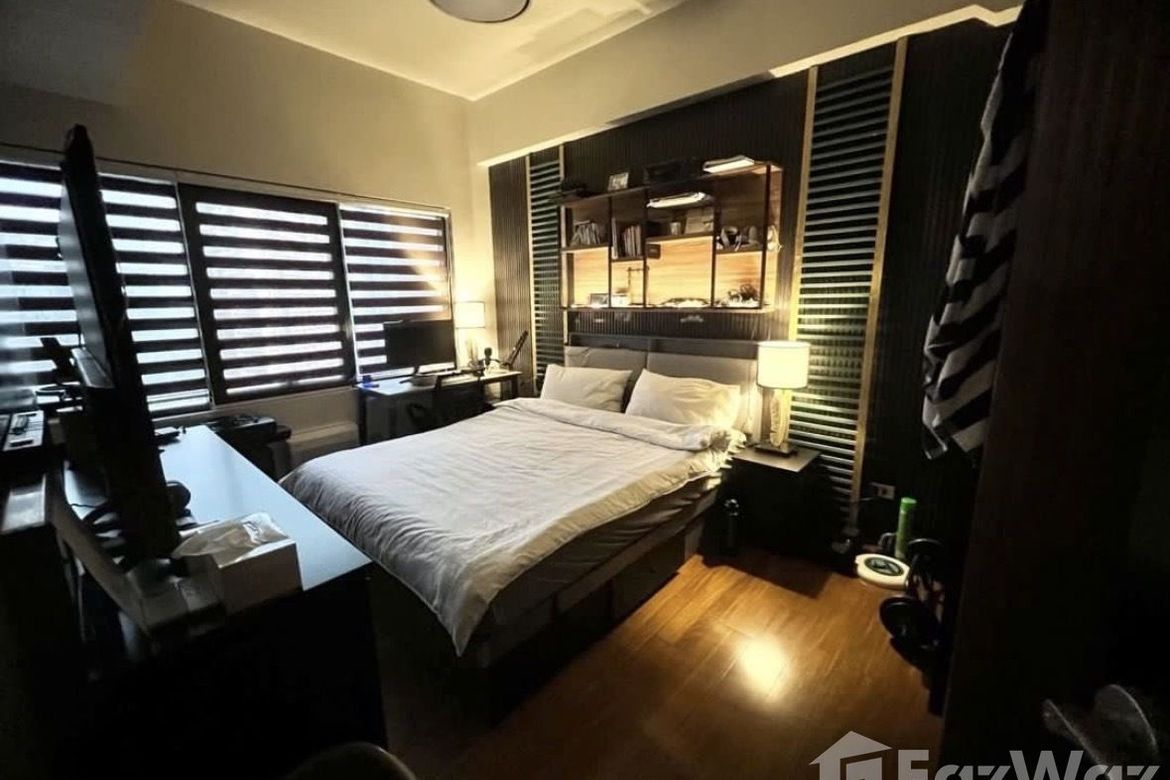 2 Bedroom Condo for Sale in Fairways Tower, BGC, Taguig – photo 12