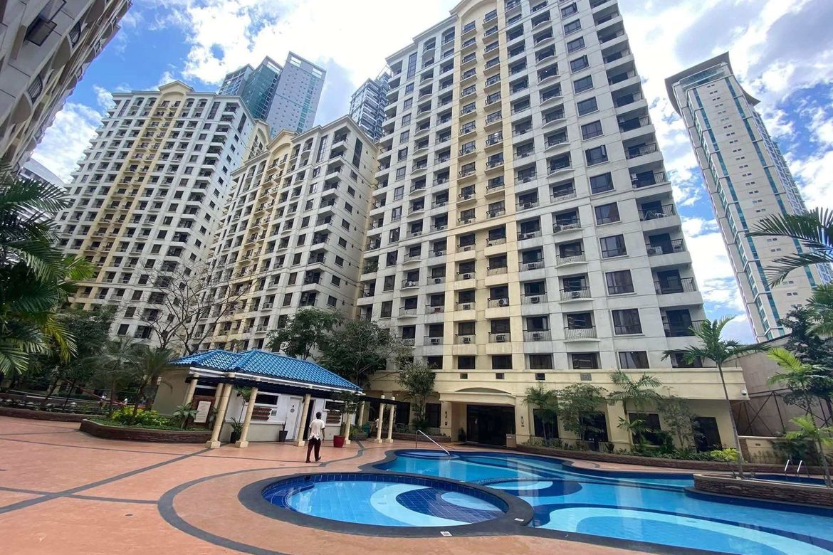 2 Bedroom Condo for Sale in Forbeswood Heights, BGC, Taguig, Metro Manila