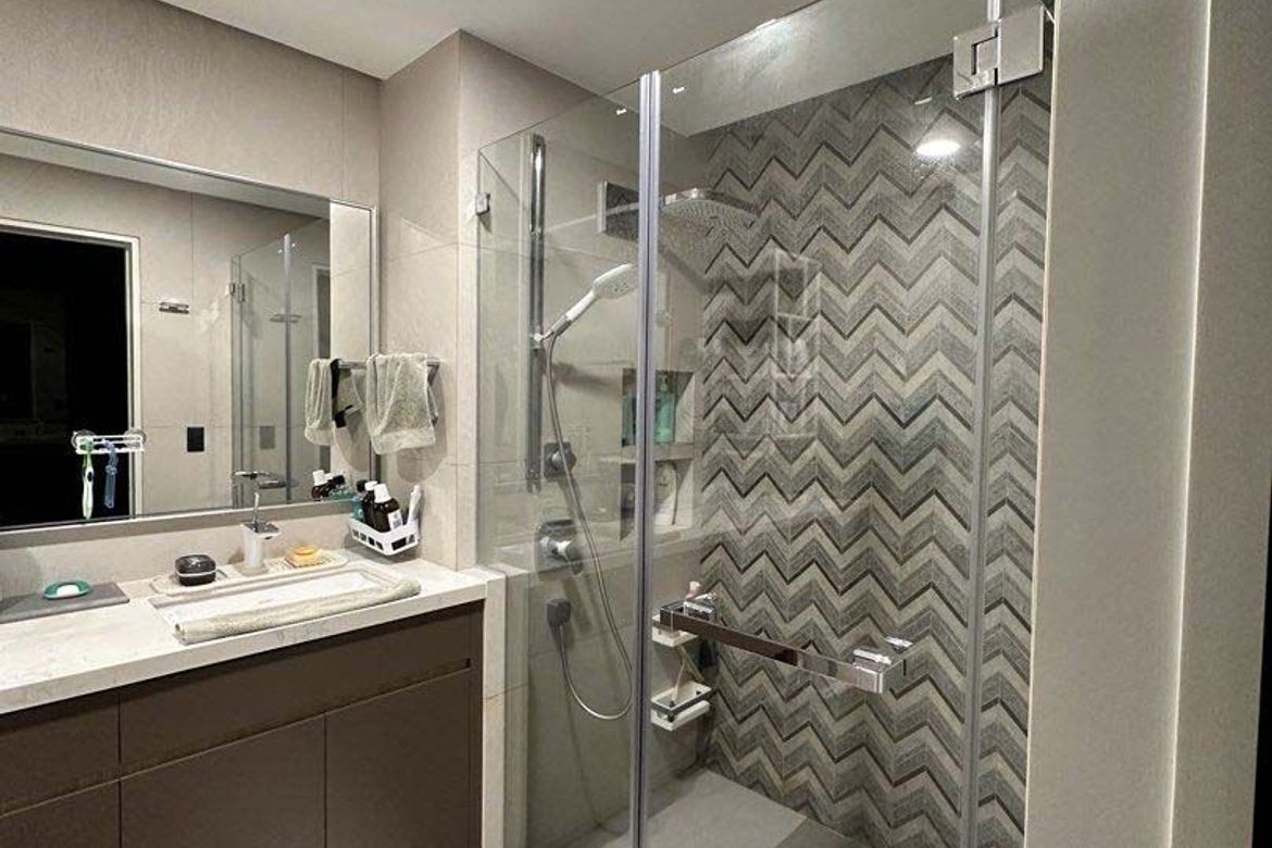 2 Bedroom Condo for Sale in Garden Towers, San Lorenzo, Makati City near MRT-3 Ayala – photo 5