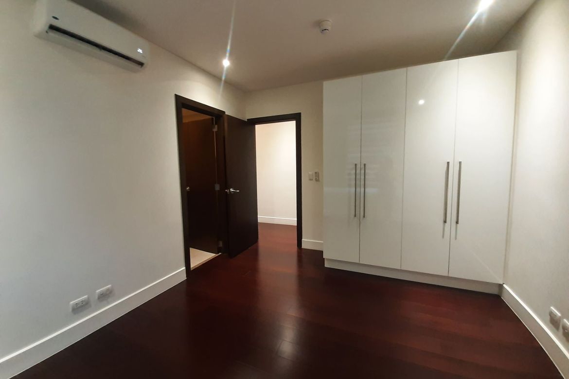 2 Bedroom Condo for Sale in Garden Towers, San Lorenzo, Makati City near MRT-3 Ayala – photo 13