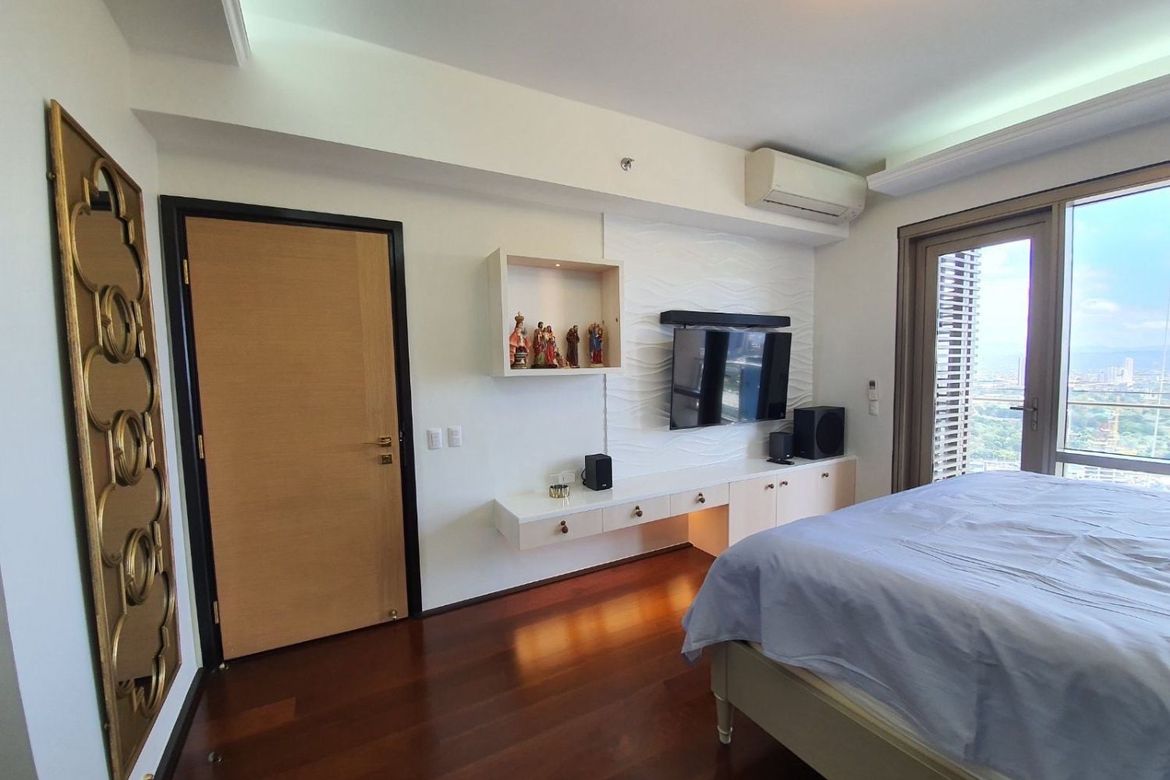 2 Bedroom Condo for Sale in Greenhills, San Juan, Metro Manila near MRT-3 Santolan – photo 2