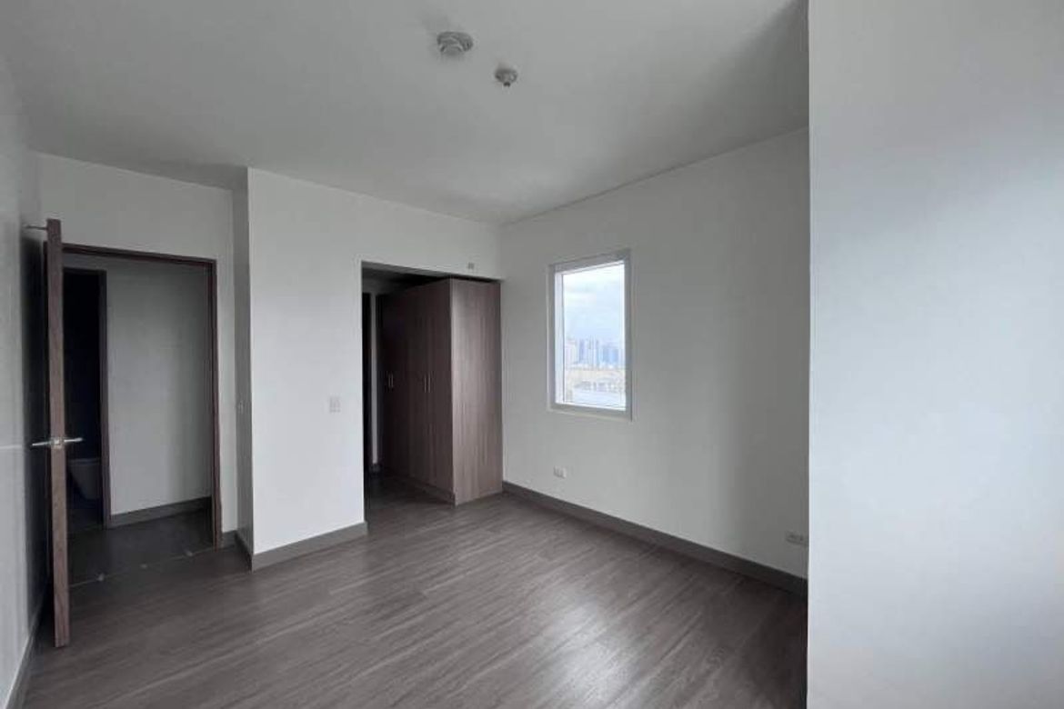 2 Bedroom Condo for Sale in Greenhills, San Juan, Metro Manila near MRT-3 Santolan – photo 4