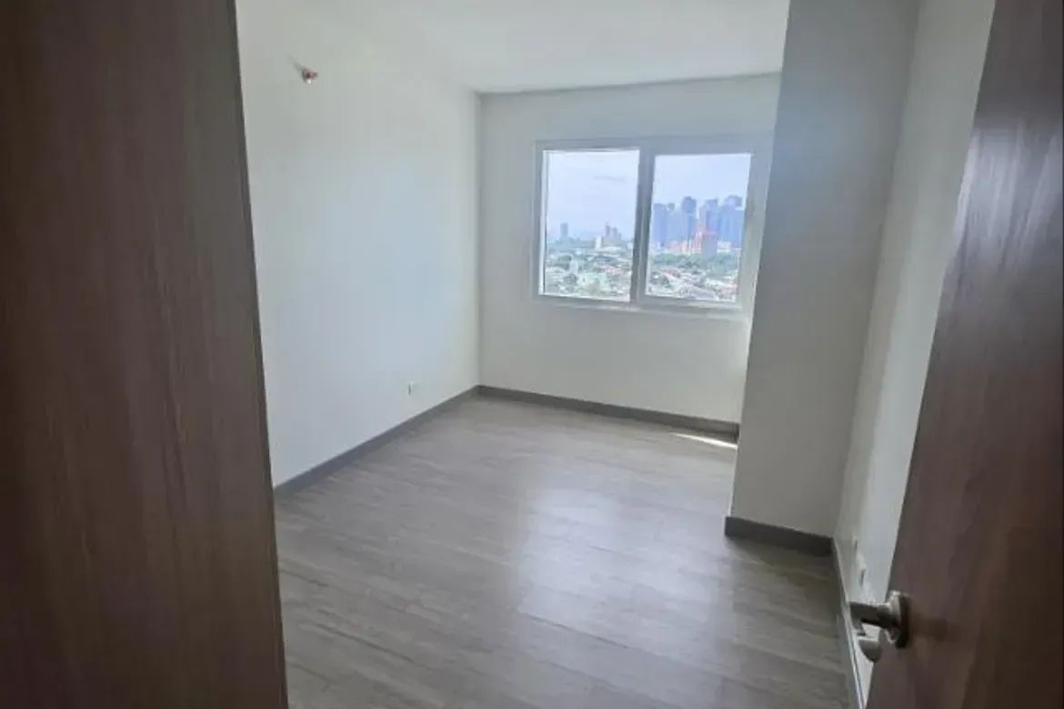 2 Bedroom Condo for Sale in Greenhills, San Juan, Metro Manila near MRT-3 Santolan