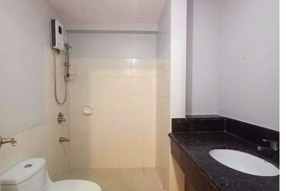 2 Bedroom Condo for Sale in Highway Hills, Mandaluyong, Metro Manila near MRT-3 Boni – photo 3