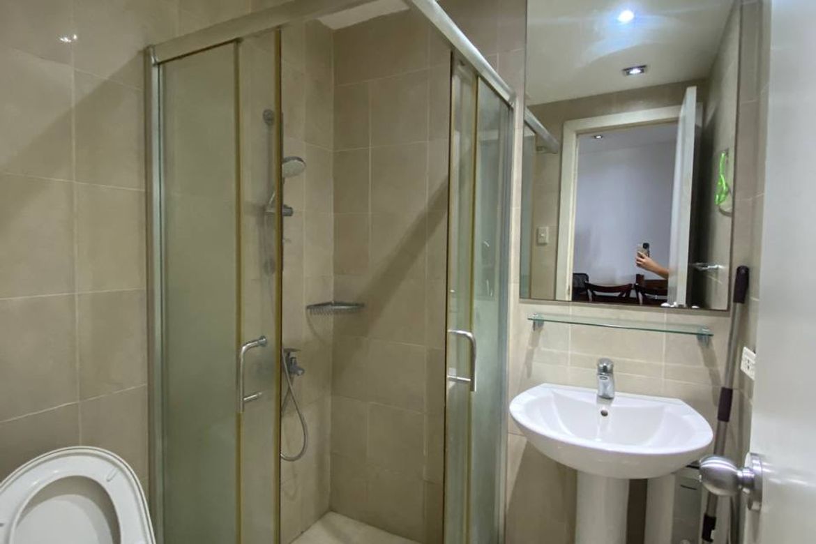 2 Bedroom Condo for Sale in Knightsbridge Residences, Poblacion, Makati City – photo 3
