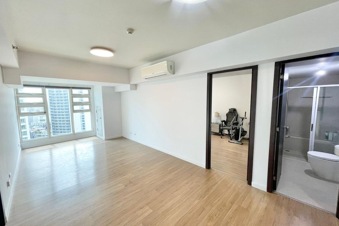 2 Bedroom Condo for Sale in Kroma Tower, San Lorenzo, Makati, Metro Manila