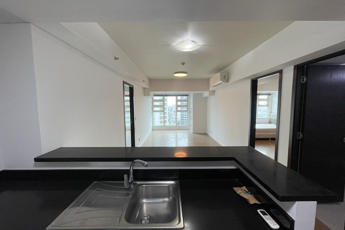 2 Bedroom Condo for Sale in Kroma Tower, San Lorenzo, Makati, Metro Manila – photo 7