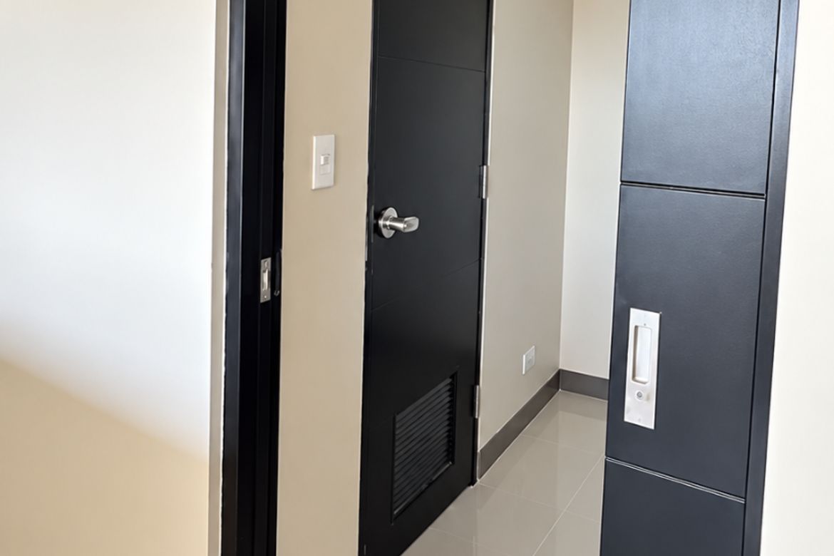 2 Bedroom Condo for Sale in Magallanes, Makati City near MRT-3 Magallanes – photo 2