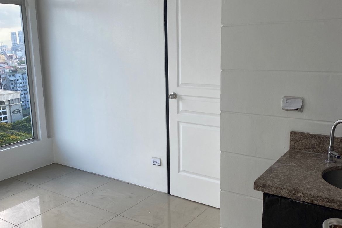 2 Bedroom Condo for Sale in Manila, Metro Manila near LRT-2 Legarda – photo 5