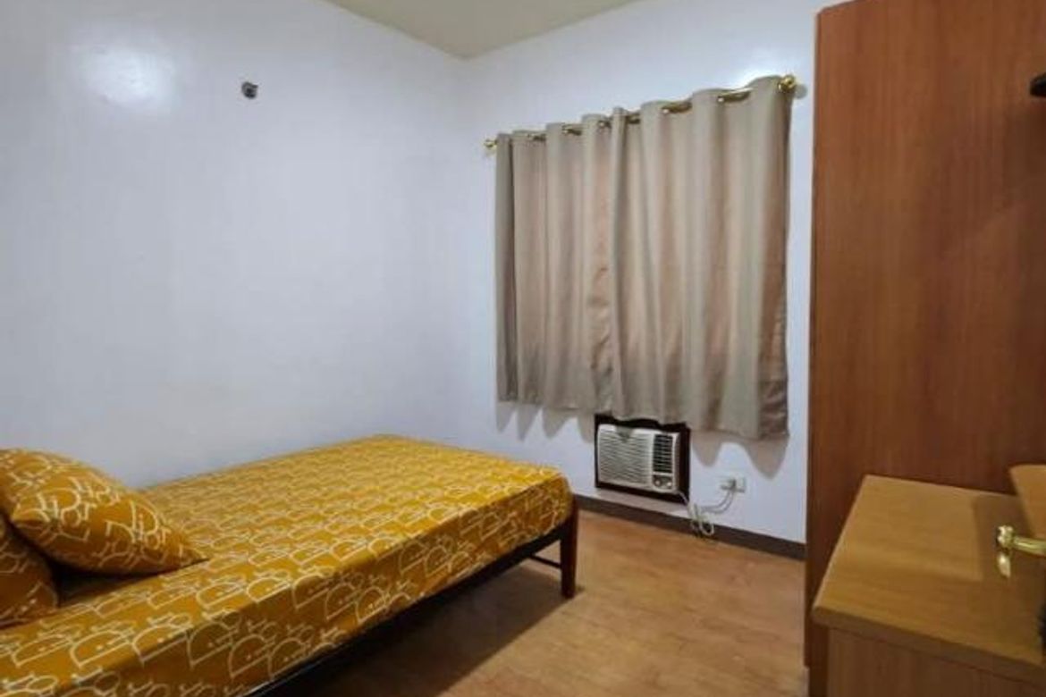 2 Bedroom Condo for Sale in One Orchard Road, Ramon Magsaysay, Quezon City, Metro Manila near LRT-1 Roosevelt – photo 5