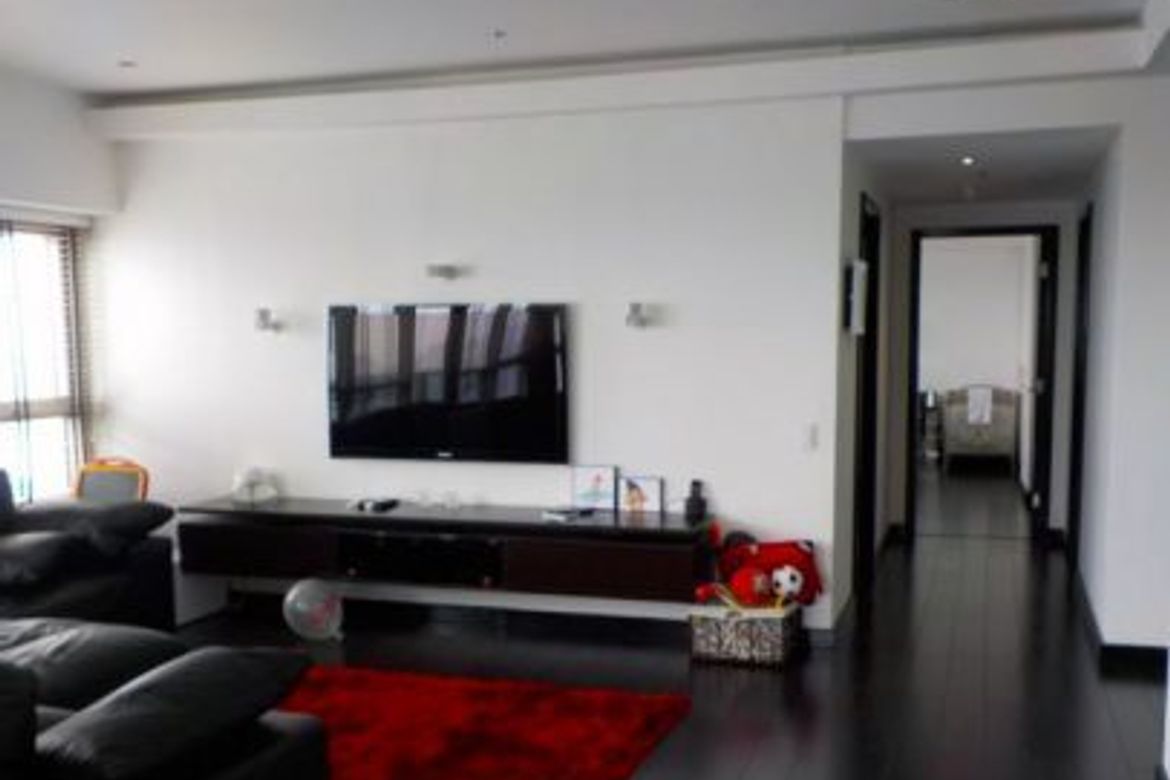 2 Bedroom Condo for Sale in One Shangri-La Place, Wack-Wack Greenhills, Mandaluyong, Metro Manila near MRT-3 Shaw Boulevard – photo 4