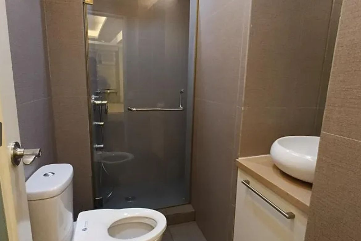 2 Bedroom Condo for Sale in One Shangri-La Place, Wack-Wack Greenhills, Mandaluyong, Metro Manila near MRT-3 Shaw Boulevard – photo 3