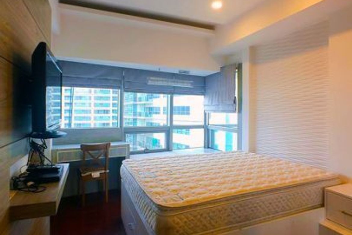 2 Bedroom Condo for Sale in One Shangri-La Place, Wack-Wack Greenhills, Mandaluyong, Metro Manila near MRT-3 Shaw Boulevard